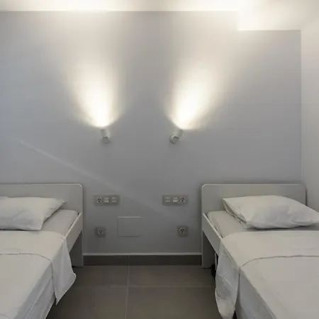 Апартаменты Serene Seaview Retreat In Higueron: 2br Oasis Фуэнхирола